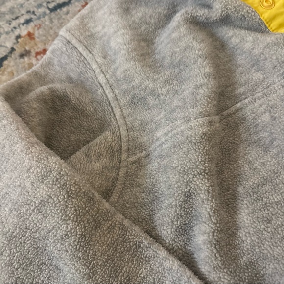 Women’s Patagonia Gray Sweater with Yellow Accents - Picture 8 of 13